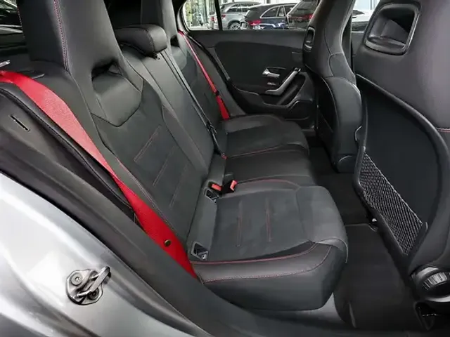 Mercedes-Benz A 35 AMG