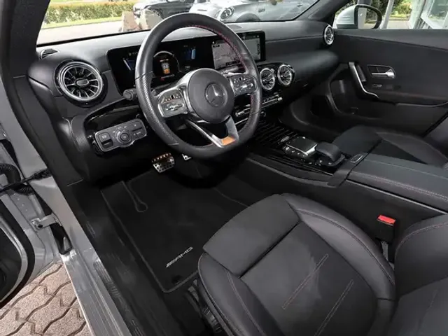Mercedes-Benz A 35 AMG