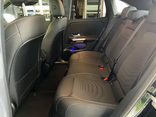 Mercedes-Benz EQA 300