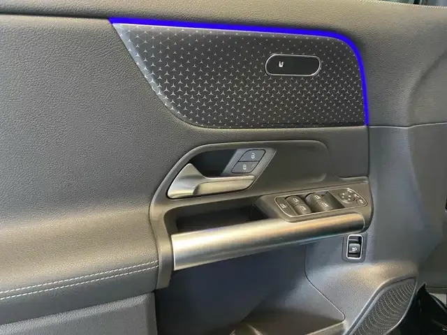 Mercedes-Benz EQA 300