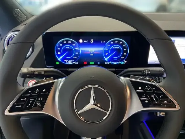 Mercedes-Benz EQA 300