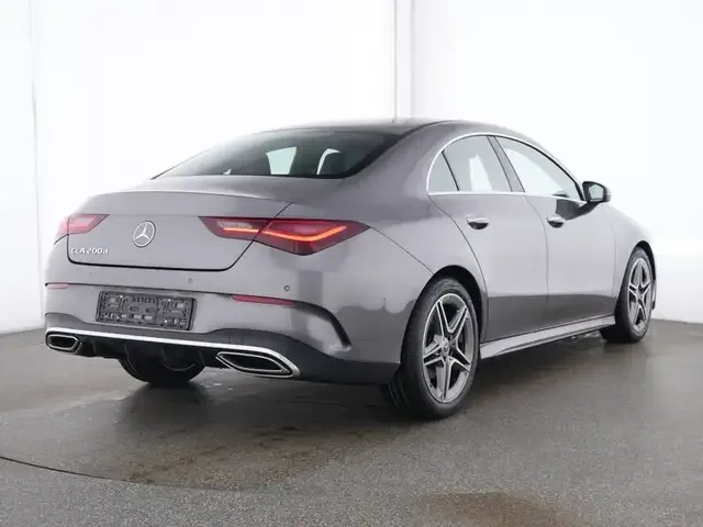 Mercedes-Benz CLA 200