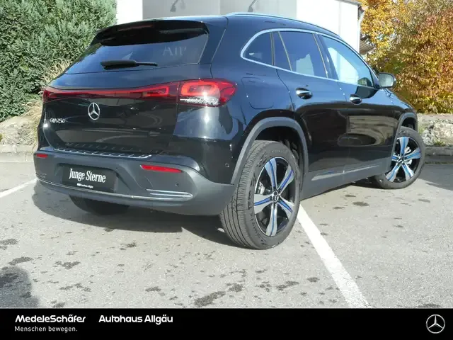 Mercedes-Benz EQA 250