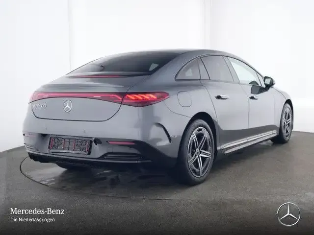 Mercedes-Benz EQE 300