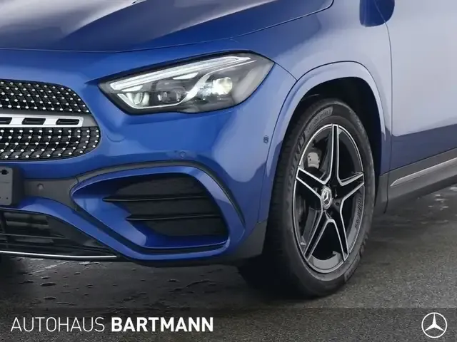 Mercedes-Benz GLA 220