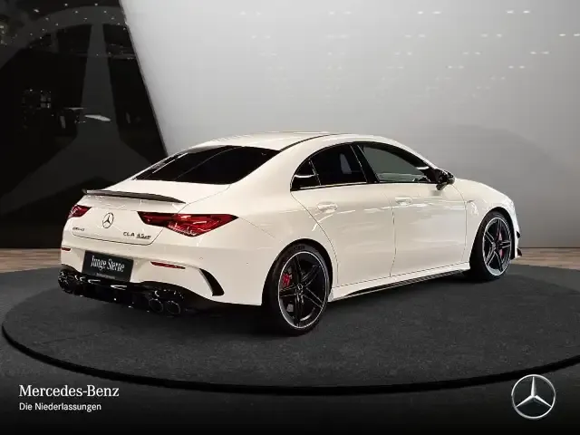 Mercedes-Benz CLA 45 AMG