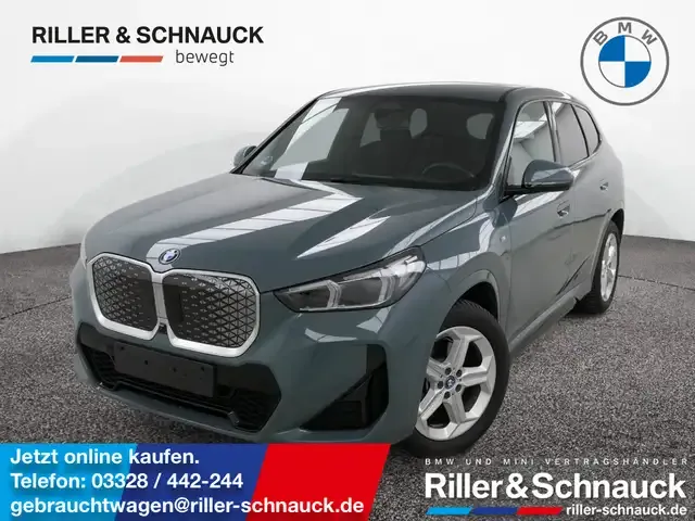 BMW iX1