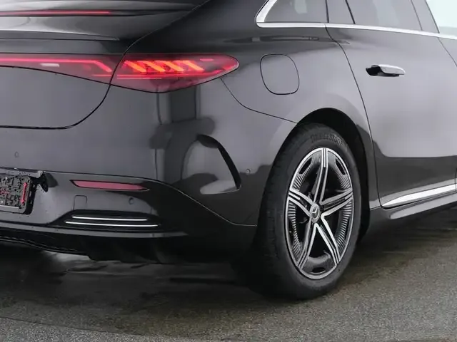 Mercedes-Benz EQE 300