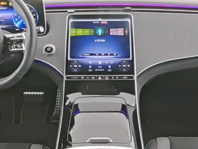 Mercedes-Benz EQE 300