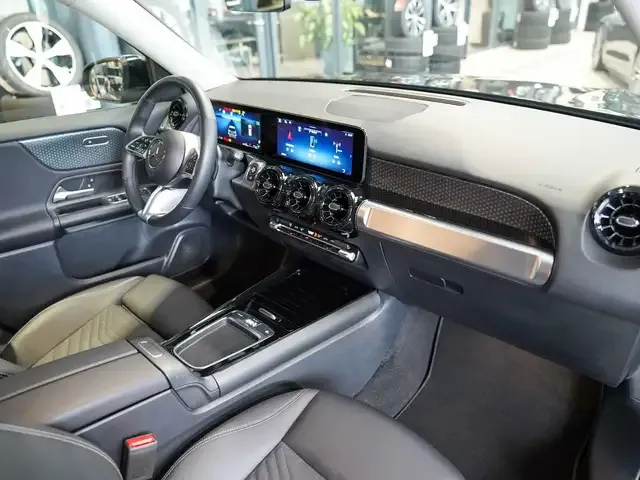 Mercedes-Benz GLB 200