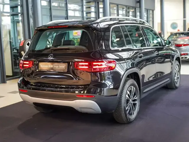 Mercedes-Benz GLB 200