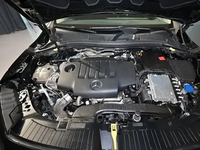 Mercedes-Benz GLA 200