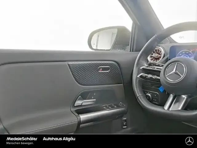 Mercedes-Benz EQA 300