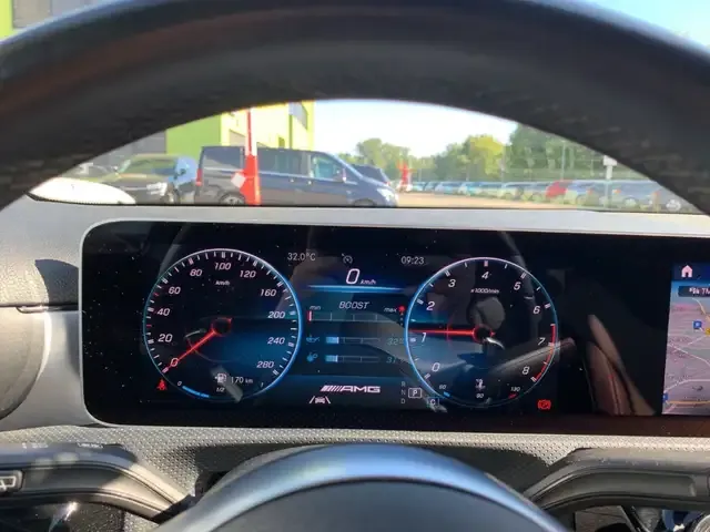 Mercedes-Benz A 35 AMG