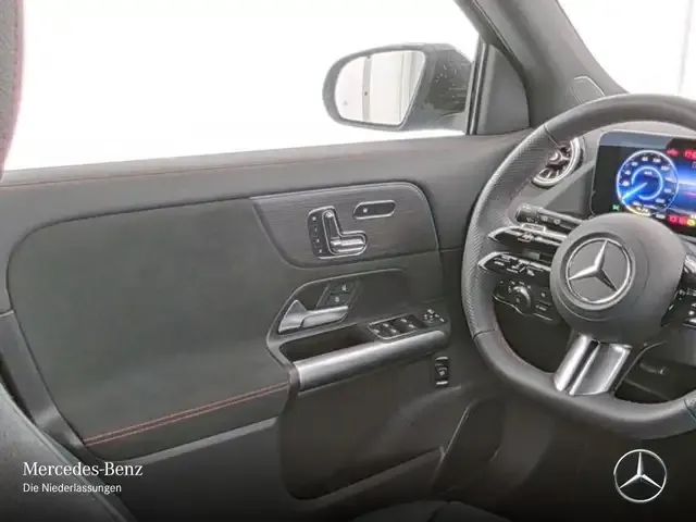 Mercedes-Benz EQA 300