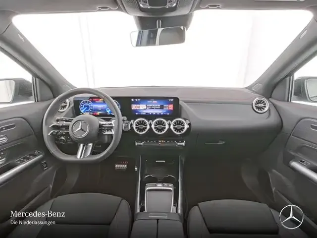 Mercedes-Benz EQA 300