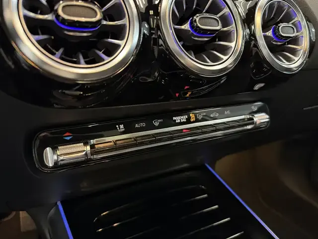 Mercedes-Benz GLA 220