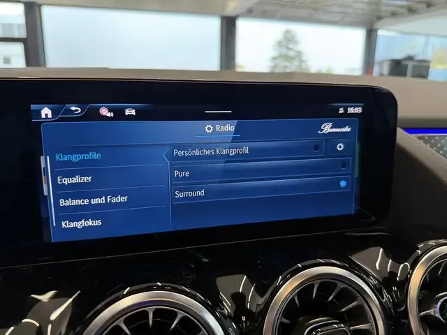 Mercedes-Benz GLA 220