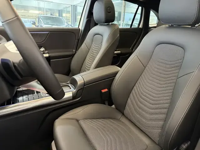 Mercedes-Benz GLA 220
