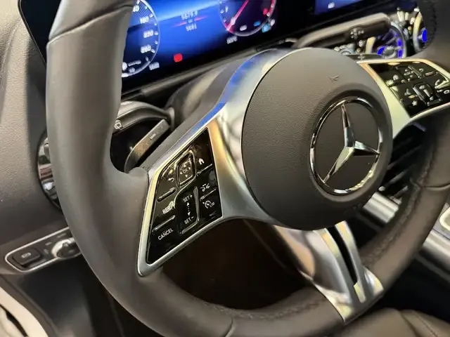 Mercedes-Benz GLA 220