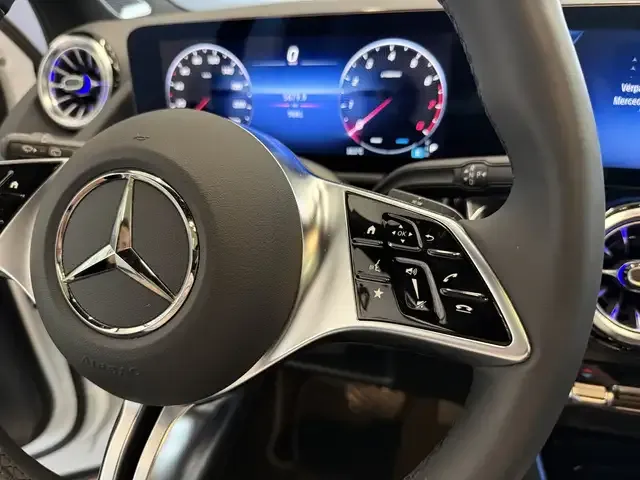 Mercedes-Benz GLA 220