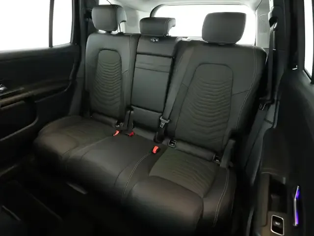 Mercedes-Benz GLB 220