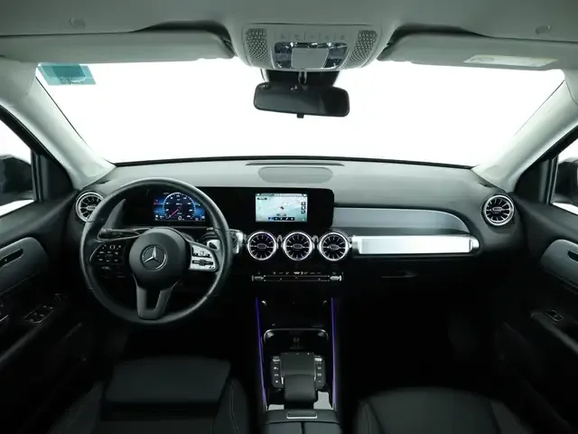 Mercedes-Benz GLB 220