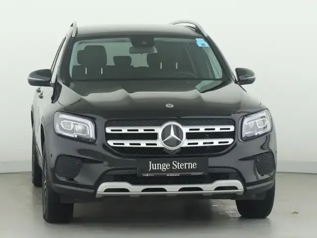 Mercedes-Benz GLB 220