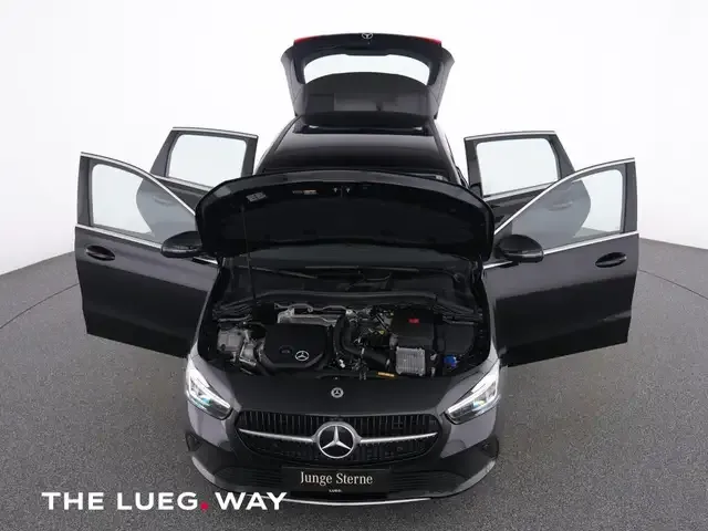 Mercedes-Benz B 180