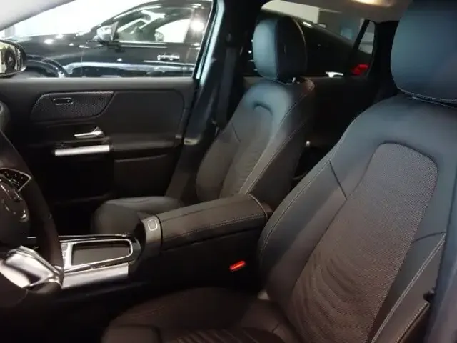 Mercedes-Benz GLA 180