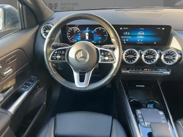 Mercedes-Benz EQA 300