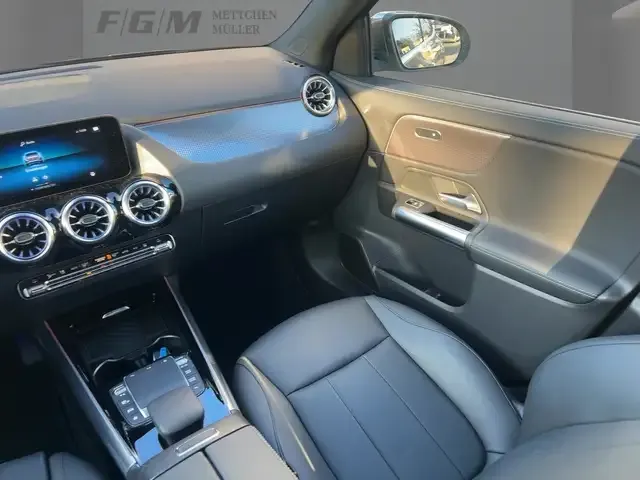 Mercedes-Benz EQA 300