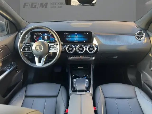 Mercedes-Benz EQA 300