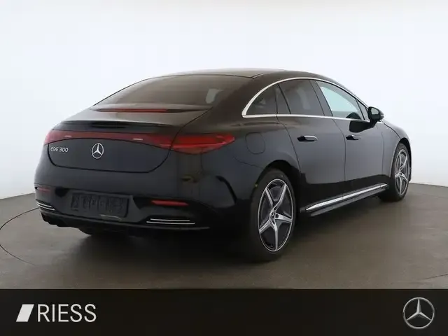 Mercedes-Benz EQE 300