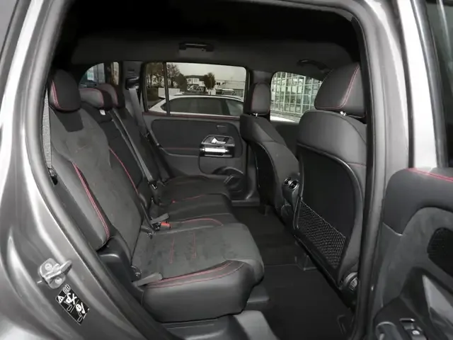 Mercedes-Benz GLB 180