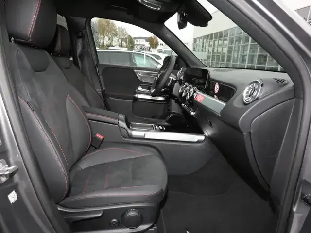 Mercedes-Benz GLB 180