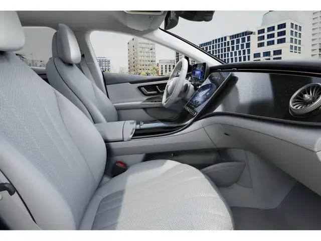 Mercedes-Benz EQE 300