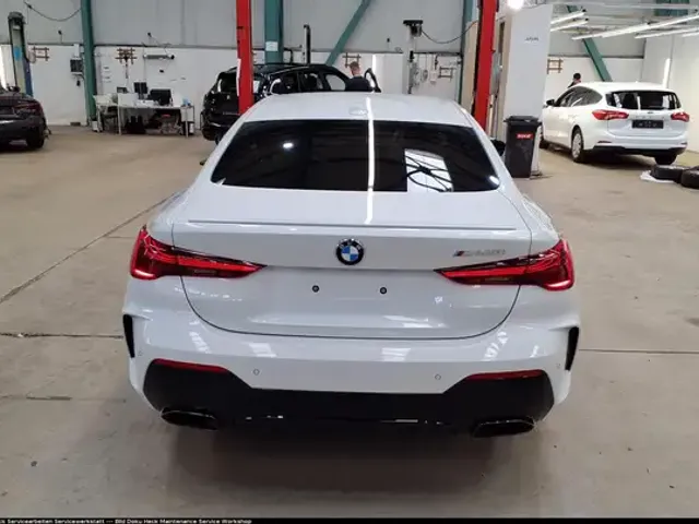 BMW 440