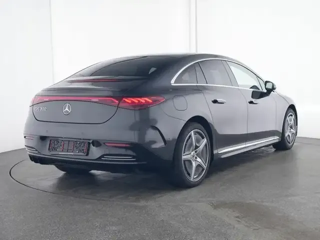 Mercedes-Benz EQE 300