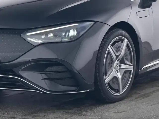 Mercedes-Benz EQE 300