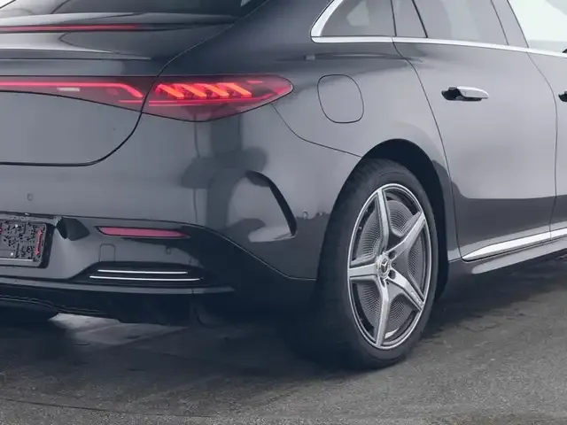 Mercedes-Benz EQE 300