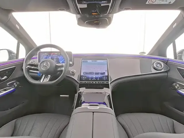 Mercedes-Benz EQE 300