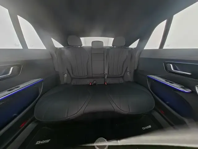Mercedes-Benz EQE 300