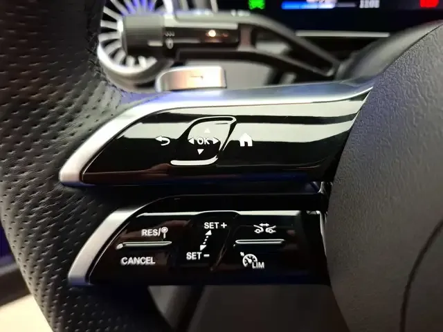 Mercedes-Benz EQE 300