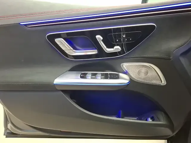 Mercedes-Benz EQE 300