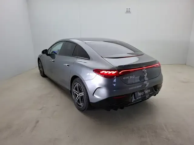 Mercedes-Benz EQE 300