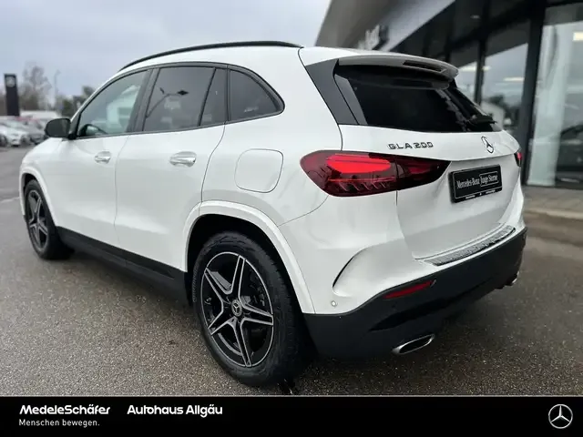 Mercedes-Benz GLA 200