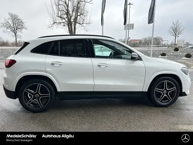 Mercedes-Benz GLA 200