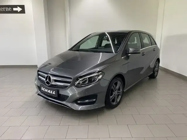 Mercedes-Benz B 180
