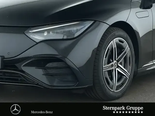 Mercedes-Benz EQE 300